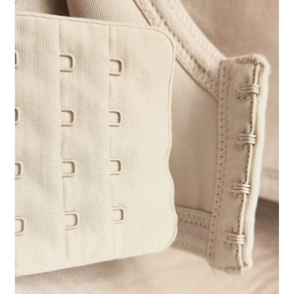 Vanity Fair Bra 42DD Beige Underwire Lightly Lined Back Smoothing EUC 76380 - Picture 4 of 6